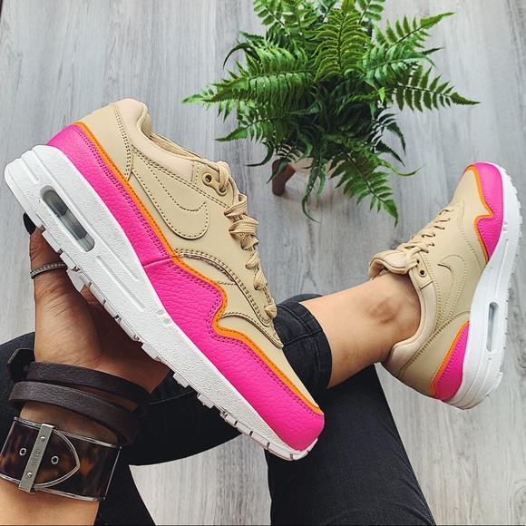 Nike Shoes - Nike air max 1 se sneakers